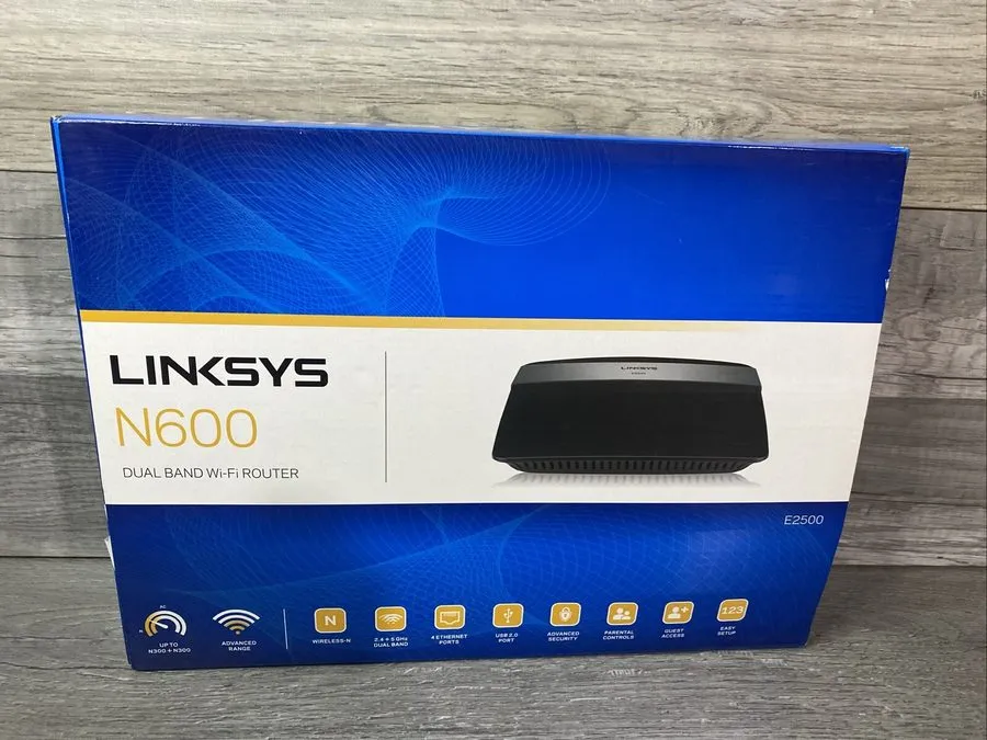 Маршрутизатор Linksys N600 Dual-Band 300+300 Mbps 4-Port Wireless N Router (E250