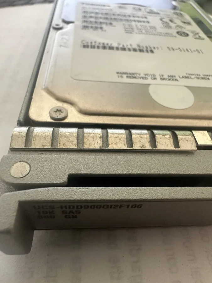 Жёсткий диск UCS-HDD900GI2F106 Cisco 900GB 10K 6Gbps SAS 2.5'' Hard Drive 800-35 — фото лота 2