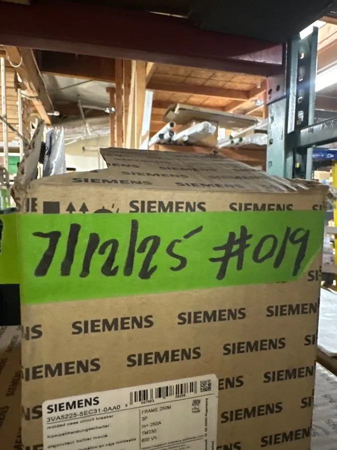 Автоматический выключатель Siemens 3VA5220-5EC31-0AA0 Circuit Breaker 200A 3-Pol