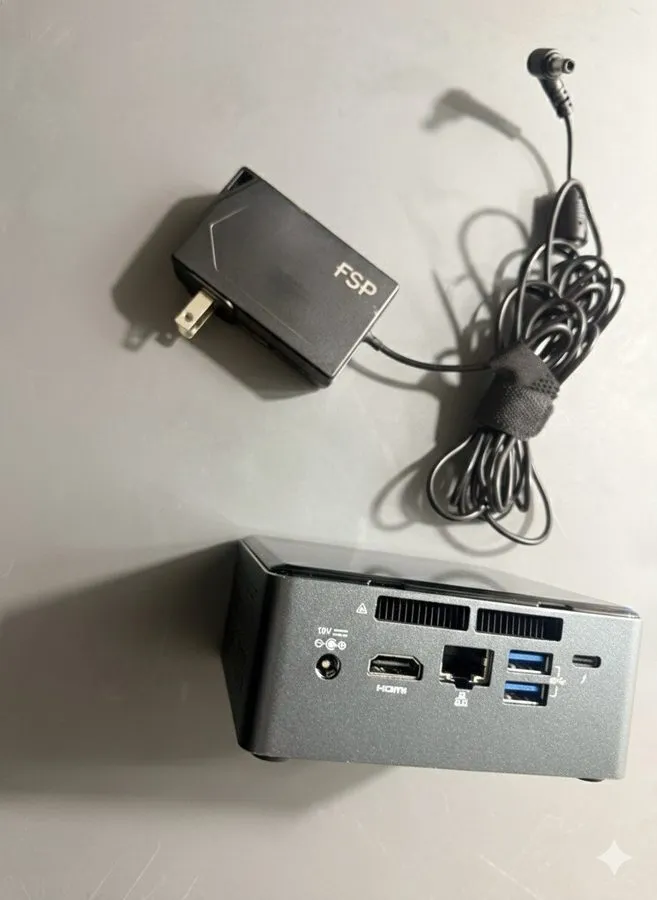 SSD-накопитель Intel NUC 7 Mini PC NUC7i3BNH Intel i3-7100U 8GB RAM 256GB SSD Wi — фото лота 2