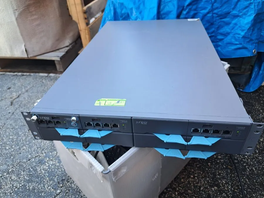Коммутатор Juniper MAG6611 Pulse Secure Remote Access Server with 2x MAG-SM160 &