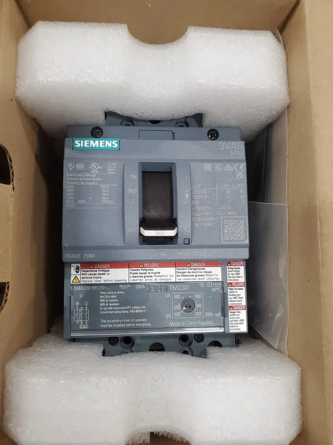 Автоматический выключатель Siemens 3VA5220-5EC31-0AA0 Circuit Breaker 200A 3-Pol