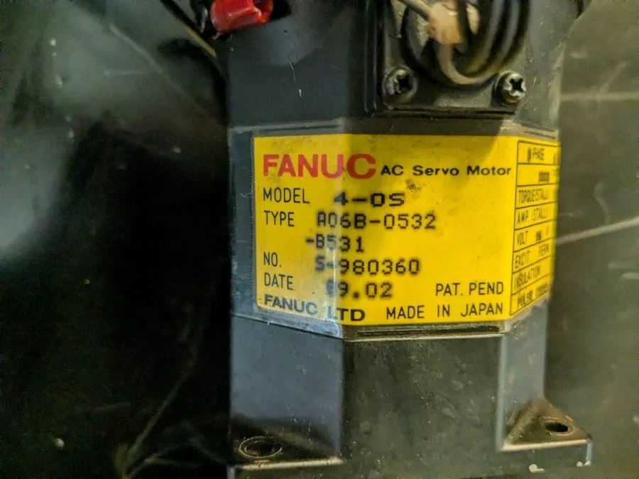 Серводвигатель Fanuc AC servo motor, model 4-0S, type A06B-0532-B531, serial S-9 — фото лота 1