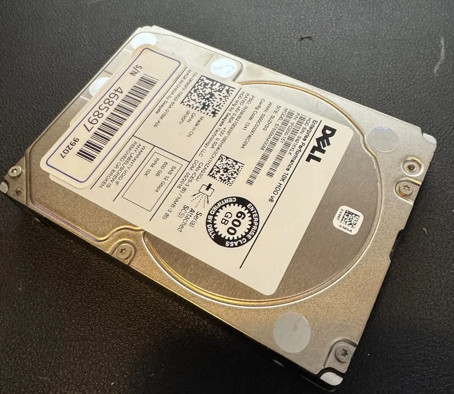 Жёсткий диск Dell R95FV 0R95FV 600GB 10K 12Gb/s 2.5" SAS HDD Hard Drive ST600MM0