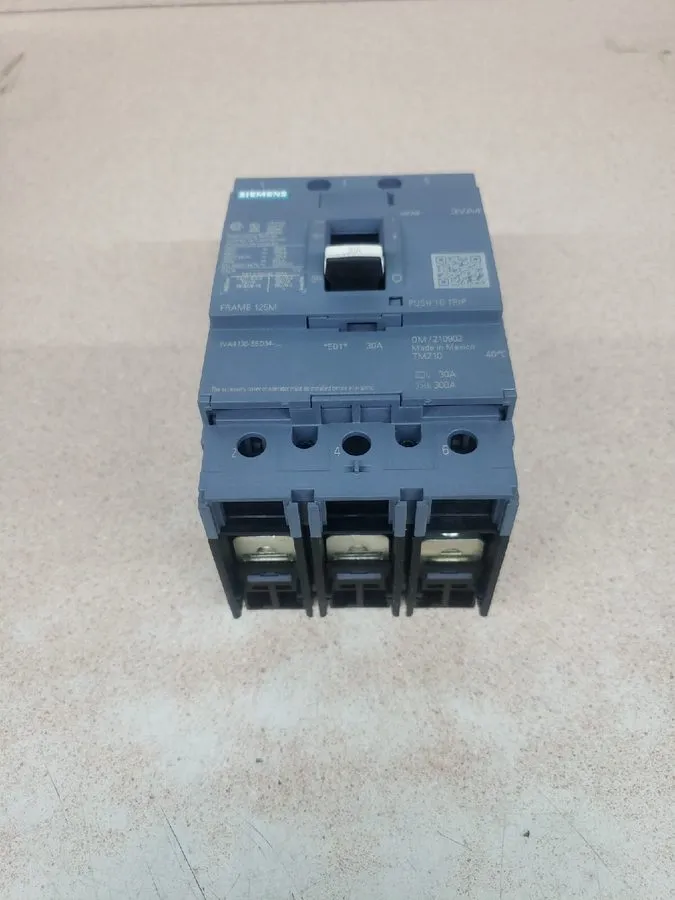 Автоматический выключатель 1 Siemens 3VA4130-5ED34-0AA0 480V 3-Pole Circuit Brea