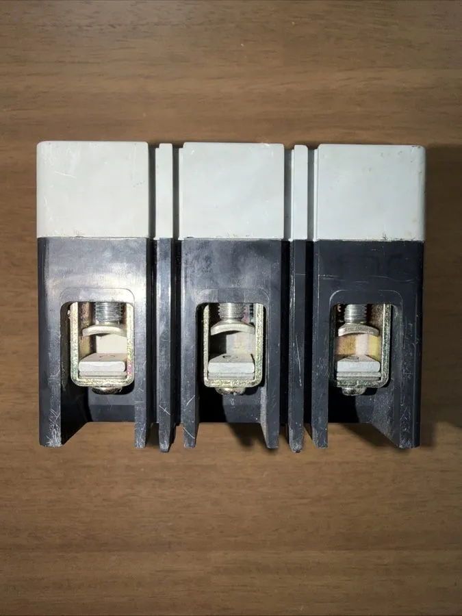 Автоматический выключатель Eaton EHD3080 Molded Case Circuit Breaker 3p 80a Amp 