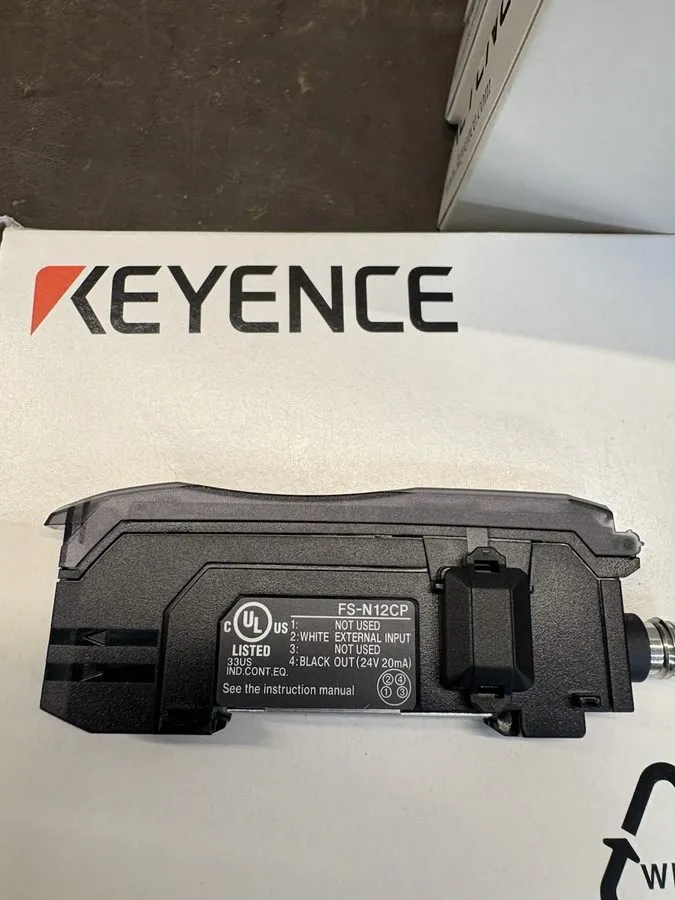 Датчик Keyence FS-N12CP Fiber Sensor Amplifier