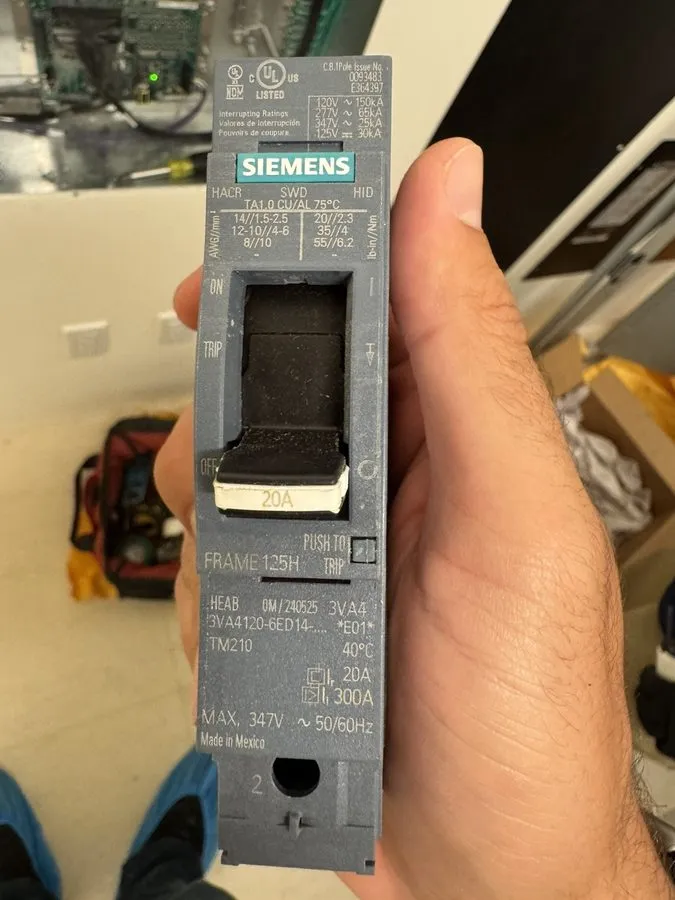 Автоматический выключатель 3VA4120-6ED14-0AA0 Siemens 20A 1-Pole 3VA Frame Circu
