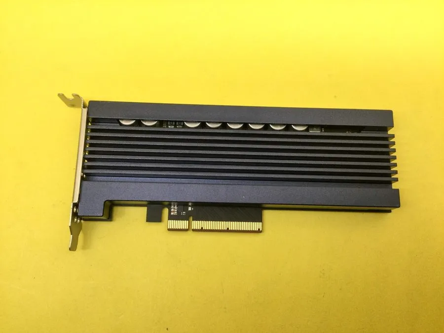 SSD-накопитель Samsung PM1725a 1.6TB NVMe PCIe 3.0 x8 HHHL Enterprise SSD MZ-PLL
