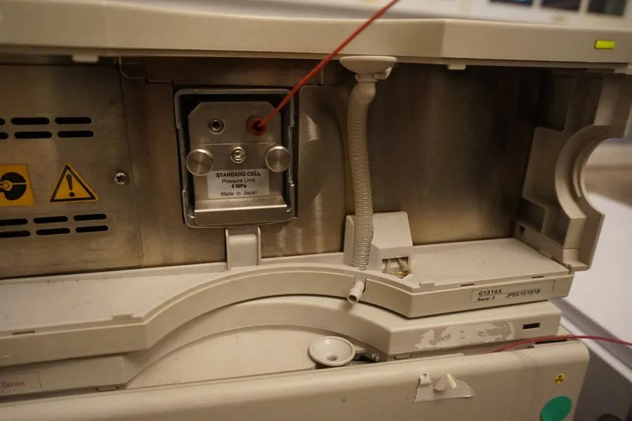 Хроматограф HP/Agilent 1100 HPLC System Pump Autosampler G1314A VWD Detector #18