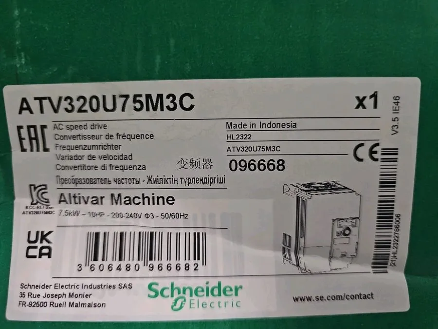 Частотный преобразователь ATV320U75M3C Schneider Electric Altivar 320 10HP Var.  — фото лота 1