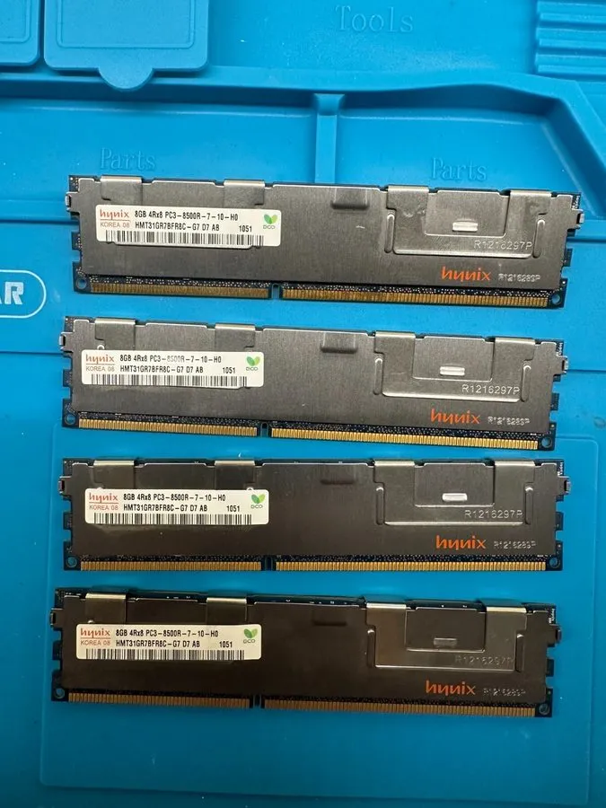 Модуль памяти IBM 32GB 4 x 8GB PC3-8500R DDR3 1066 RDIMM ECC Server Memory Kit 4 — фото лота 1