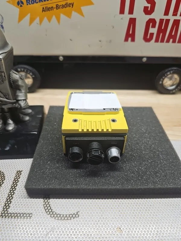 Прибор поиска коммуникаций Cognex IS7600M-373-50 Insight Vision System Camera Re — фото лота 1