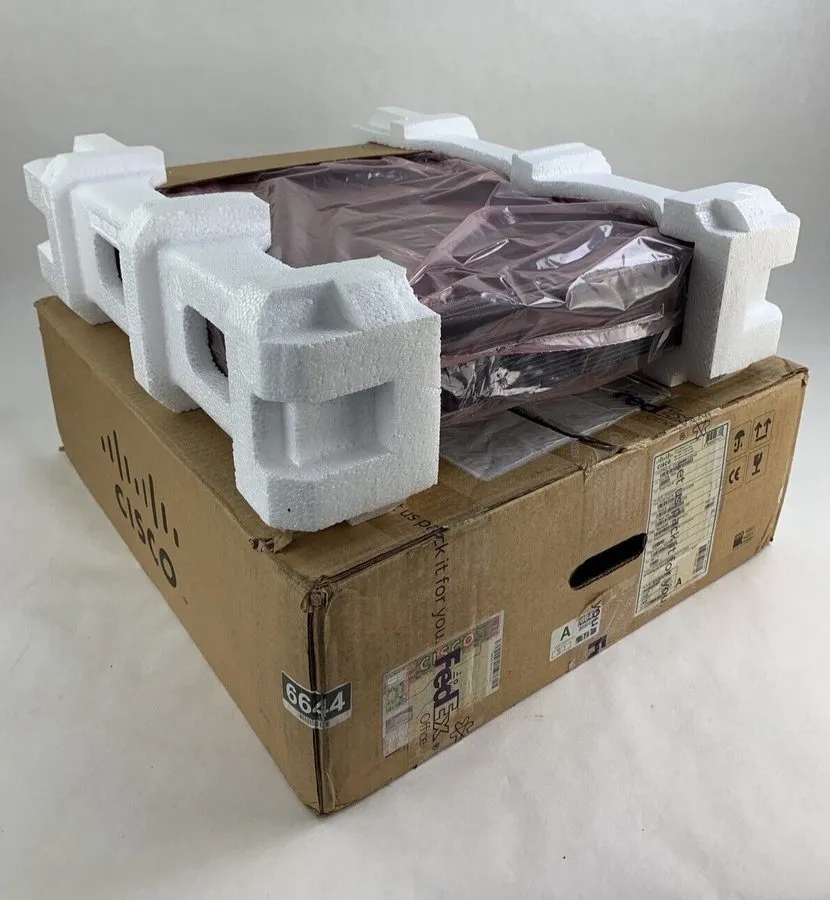 Маршрутизатор Cisco 2921/K9 3-Port Gigabit Integrated Services Router ISR