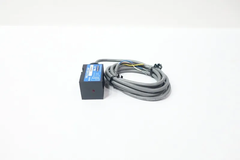 Фотоэлектрический датчик Banner P/N: SMW915LV W/30 Valu-Beam Photoelectric Senso