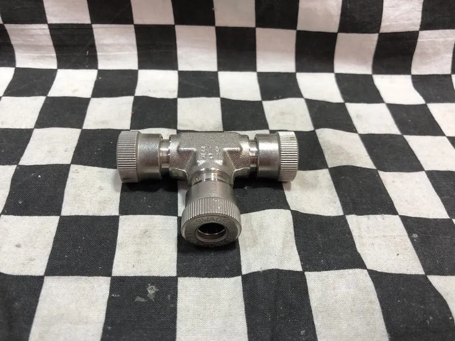 Фитинг Cajon/SWAGELOK Ultra-Torr Vacuum Fitting Union Tee 3/8", SS-6-UT-3