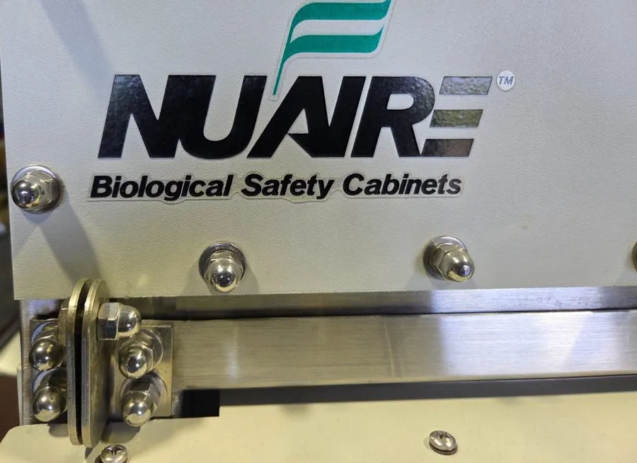 Ламинарный бокс NuAire NU-602-SPEC Class II Type A2 Biosafety Cabinet HEPA Lamin — фото лота 2