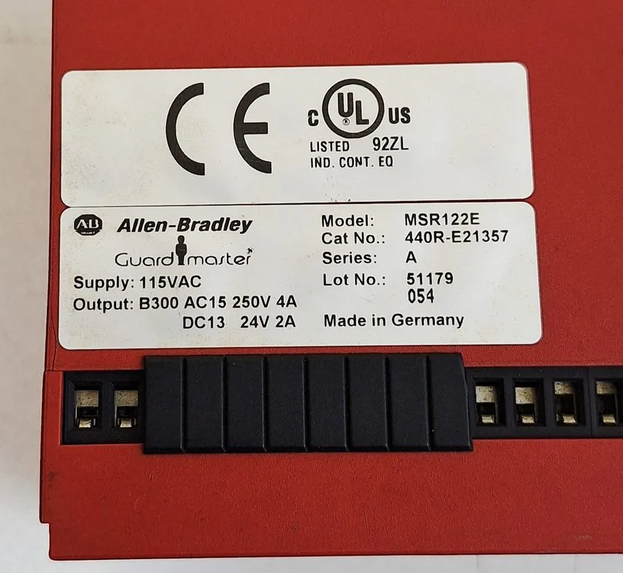 Реле безопасности Allen Bradley 440R-E21357 Series A GuardMaster Relay MSR122E 1