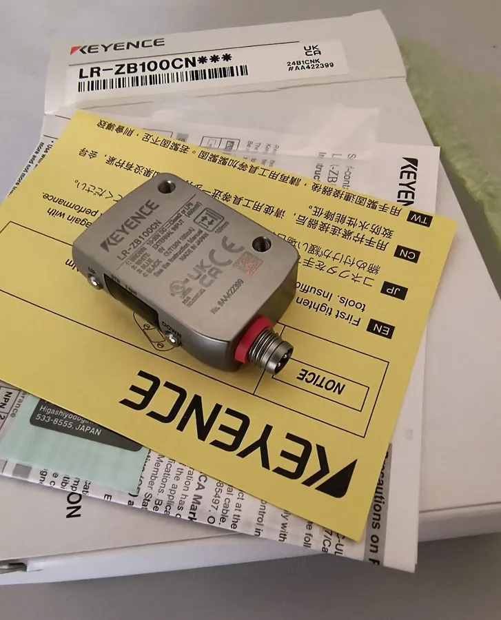 Датчик KEYENCE LR-ZB100CN Laser Sensor.