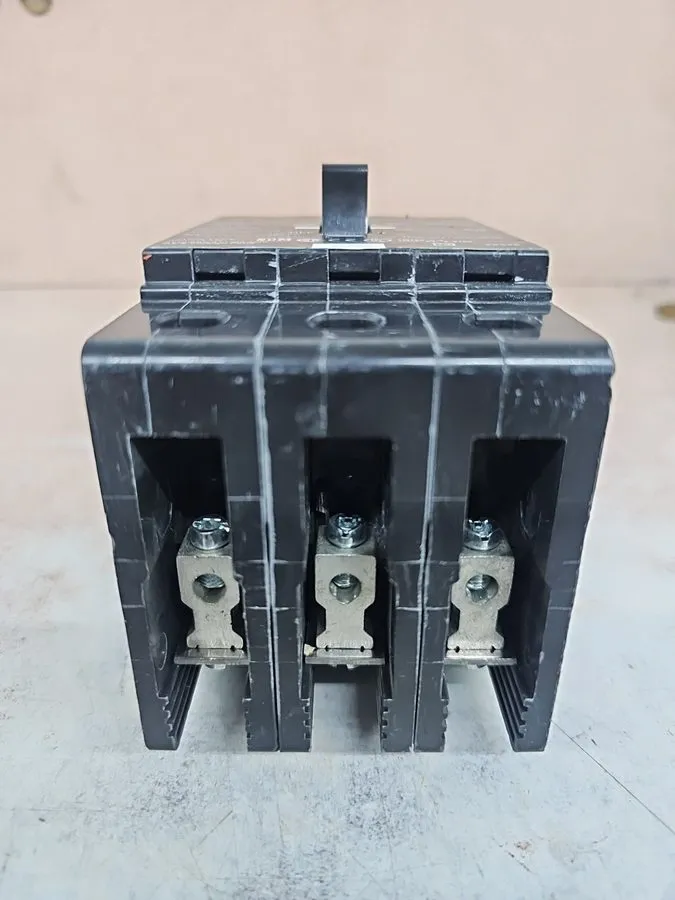 Автоматический выключатель EJB34015 15 Amp 480V 3 Pole Square D Circuit Breaker