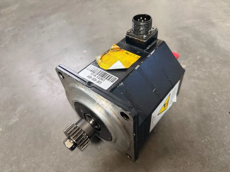 Серводвигатель FANUC A06B-0034-B575 beta6/2000 AC Servo Motor 0.9kW 6Nm 2000rpm 