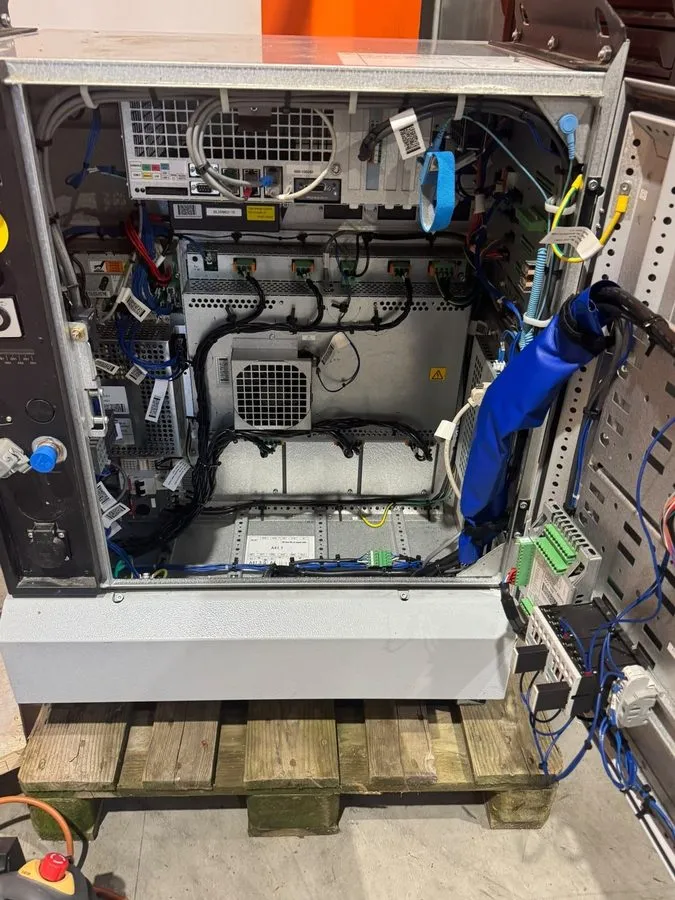 Робот ABB IRB 2600 M2004 Robot w/ IRC5 Controls, Missing Cable Set
