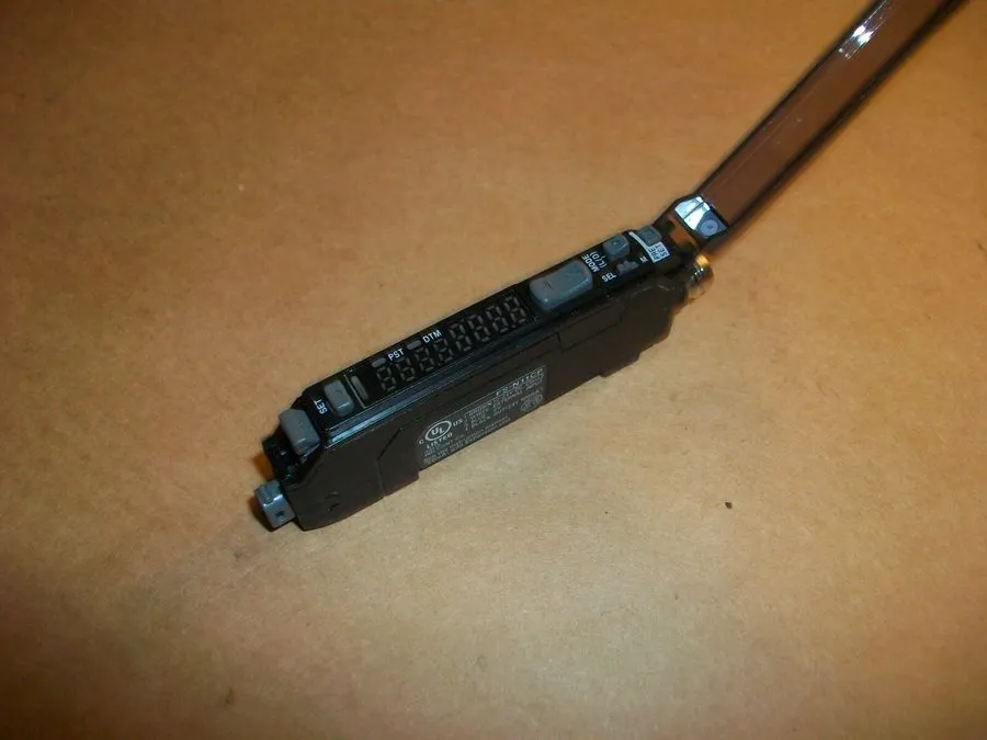 Датчик Keyence FS-N11CP Digital Fiber Optic Sensor