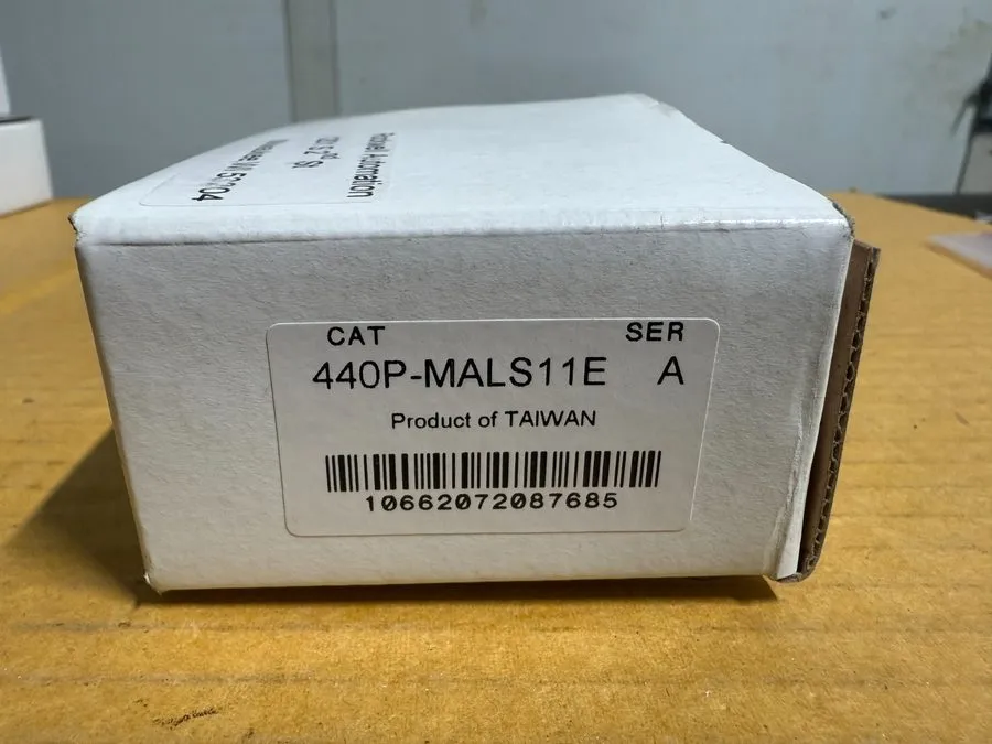 Реле безопасности ALLEN BRADLEY 440P-MALS11E Ser A GUARDMASTER SAFETY LIMIT SWIT
