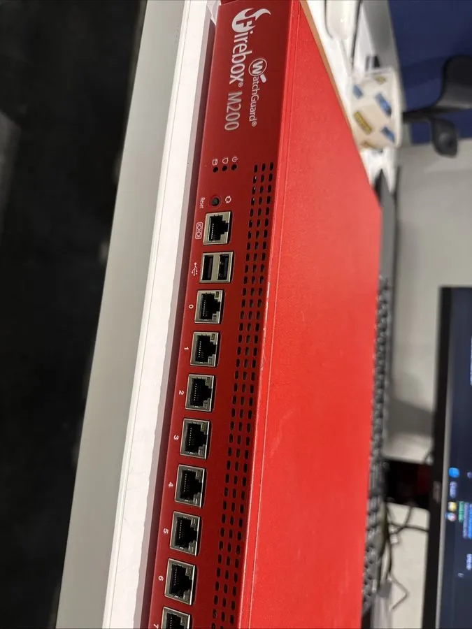 Межсетевой экран WatchGuard Firebox M200 Firewall 8-Port Network Security Applia