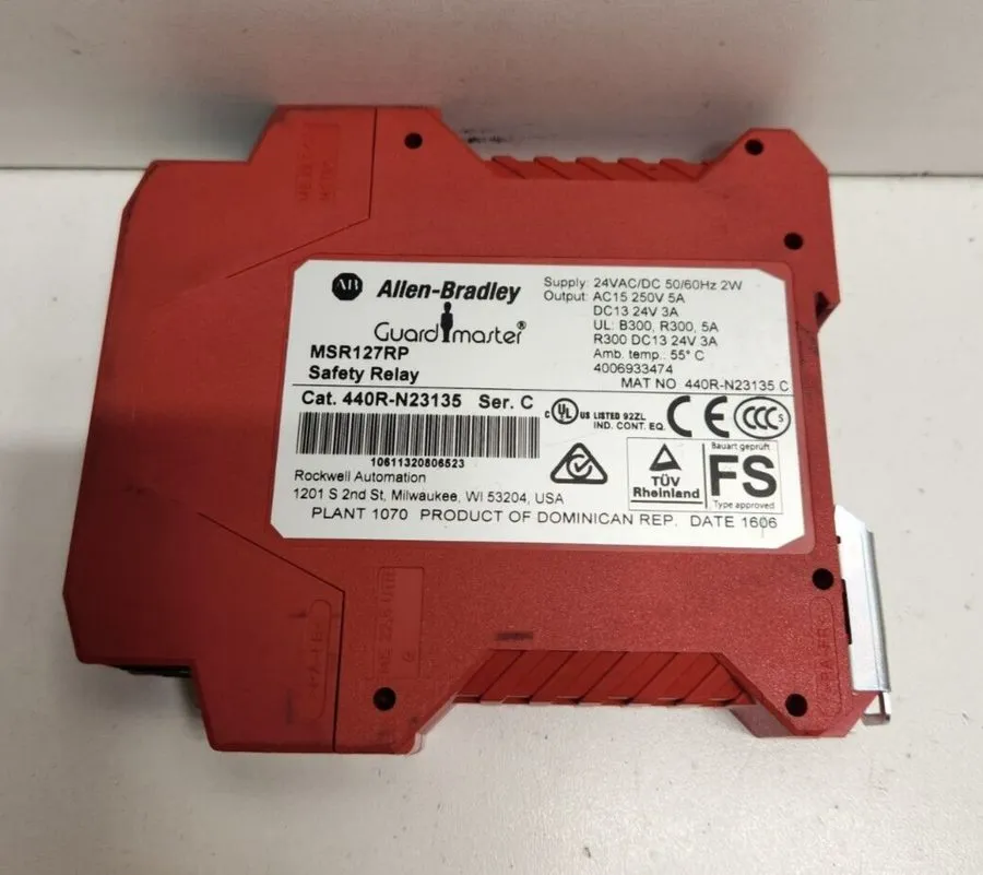 Реле безопасности Allen-Bradley MSR127RP / 440R-N23135 Guardmaster Safety Relay