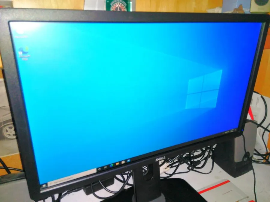 Монитор Dell UltraSharp 23" U2312Hmt VGA DVI Display Widescreen LCD HD 23 Monito