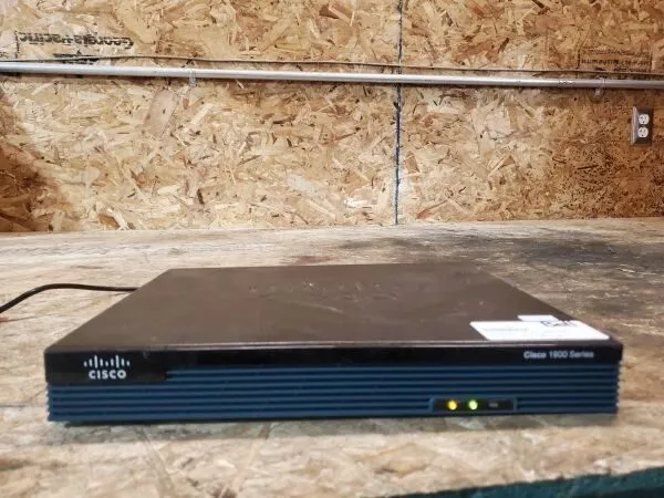 Маршрутизатор Cisco 1900 Series Model 1921 Gigabit Ethernet Service Router