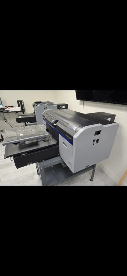Принтер Epson F2100 DTG Printer W/ Small, Medium, Large Platters Included