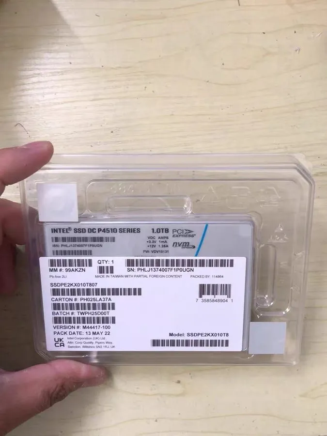 SSDPE2KX010T8