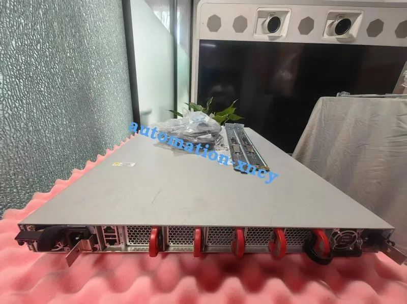 Коммутатор Arista DCS-7060PX4-32-F 32 Port 400G OSFP 2xSFP+ Data Center Switch — фото лота 3