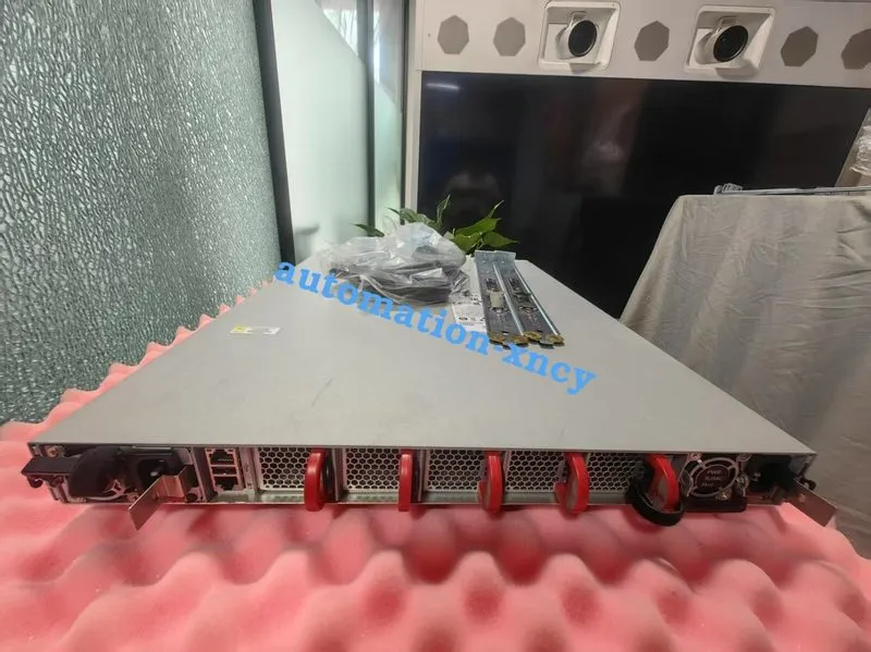 Коммутатор Arista DCS-7060PX4-32-F 32 Port 400G OSFP 2xSFP+ Data Center Switch — фото лота 4