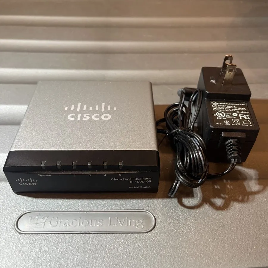Коммутатор Cisco Small Business SF100D-05 5 Port 10/100 Switch