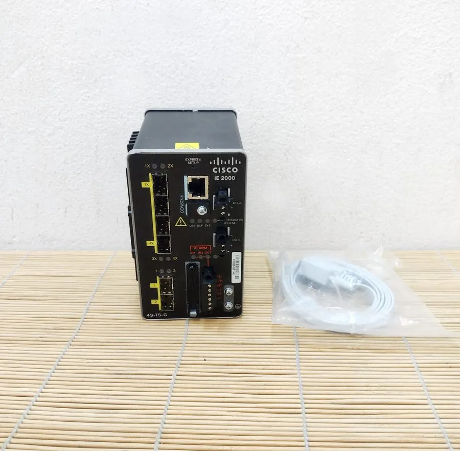 Коммутатор Cisco IE-2000-4S-TS-G-L IE2000 4 FE SFP ports and 2 GE SFP ports Lan 
