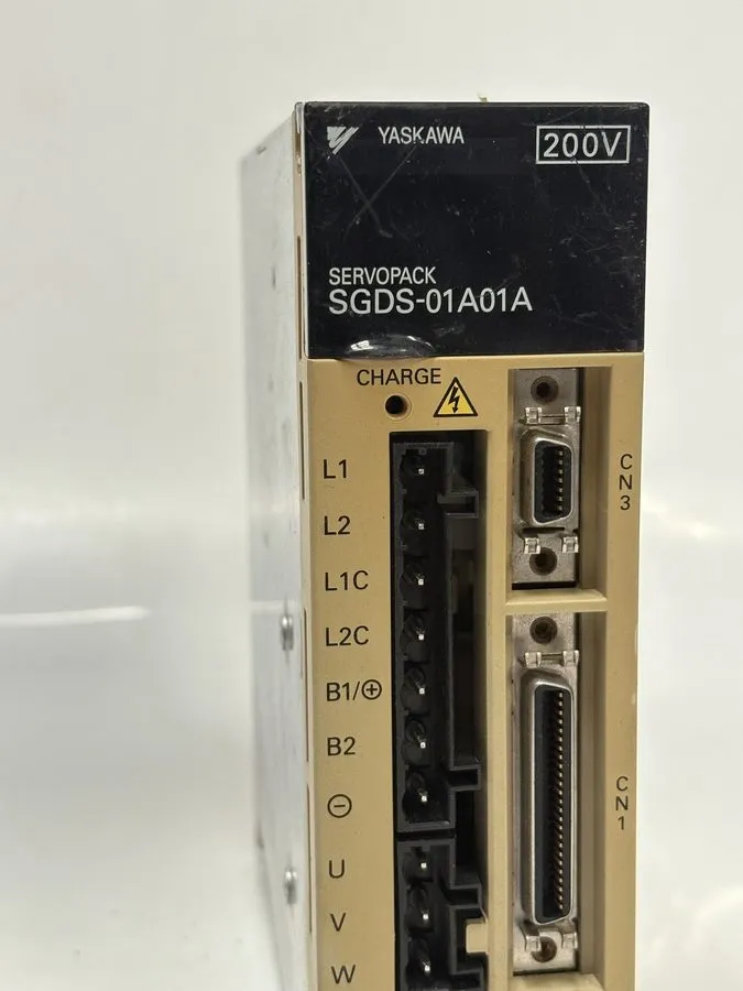 Сервопривод Yaskawa 100W Servopack SGDS-01A01A AC Servo Drive