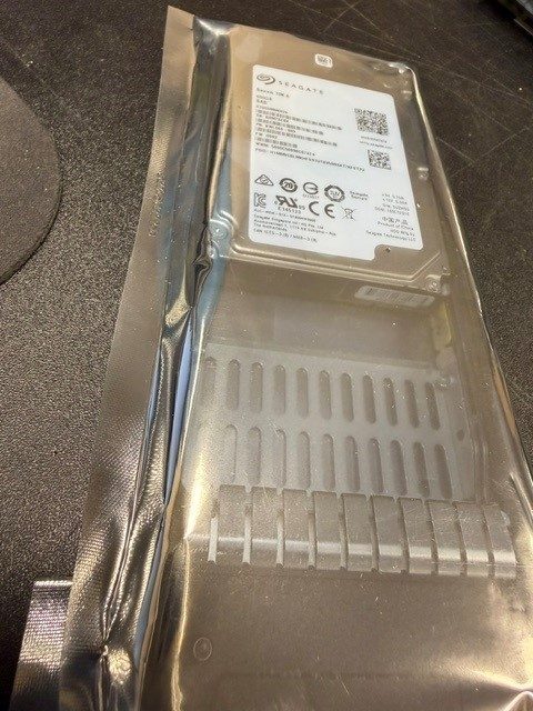 Жёсткий диск Seagate Savvio 10K.6 600GB ST600MM0026 9WL066-003 2,5" 10K 6G SAS H