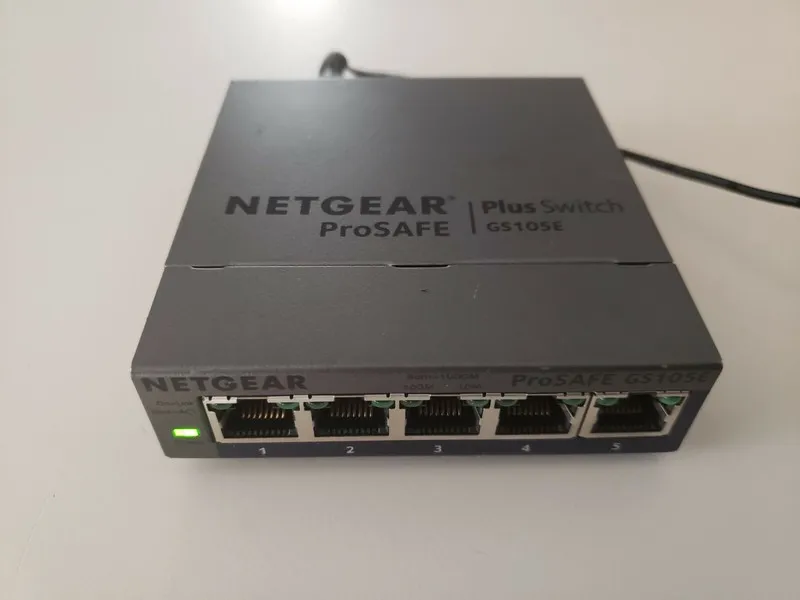 Коммутатор NETGEAR GS105E 5-Port Gigabit Smart Managed Plus Ethernet Switch