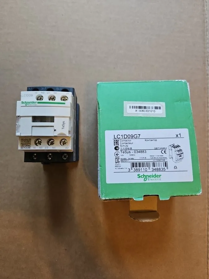 Контактор Schneider Electric LC1D09G7 TeSys Contactor, 3-Pole, 9A Max, 120VAC Co