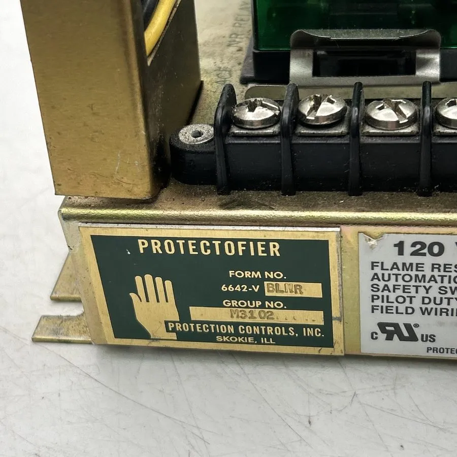 Реле безопасности Protection Controls 6642-VBLNR Protectofier Safety Relay M3102 — фото лота 1