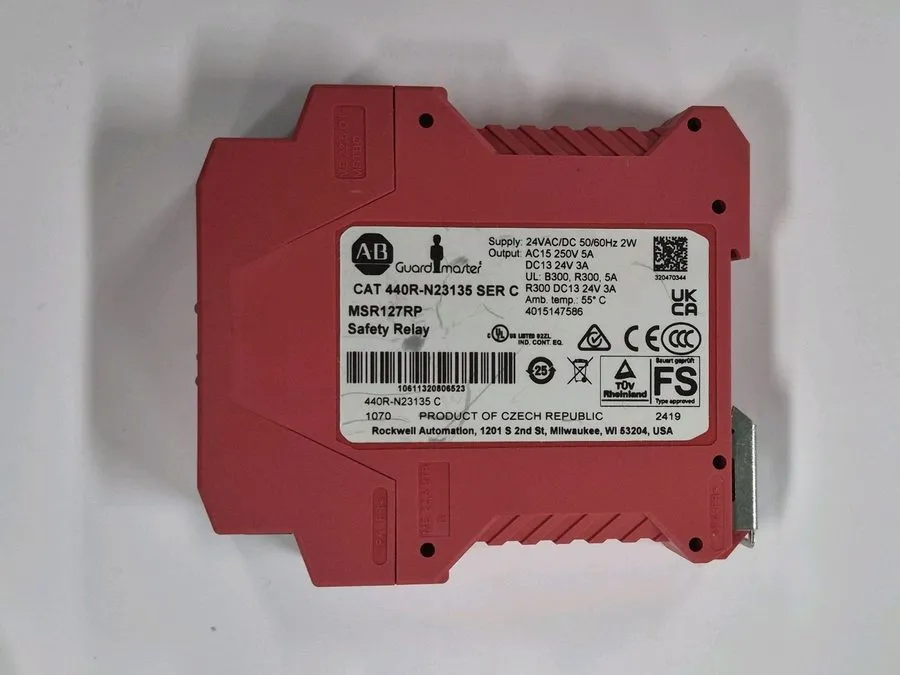 Реле безопасности Allen-Bradley MSR127RP / 440R-N23135 Guardmaster Safety Relay