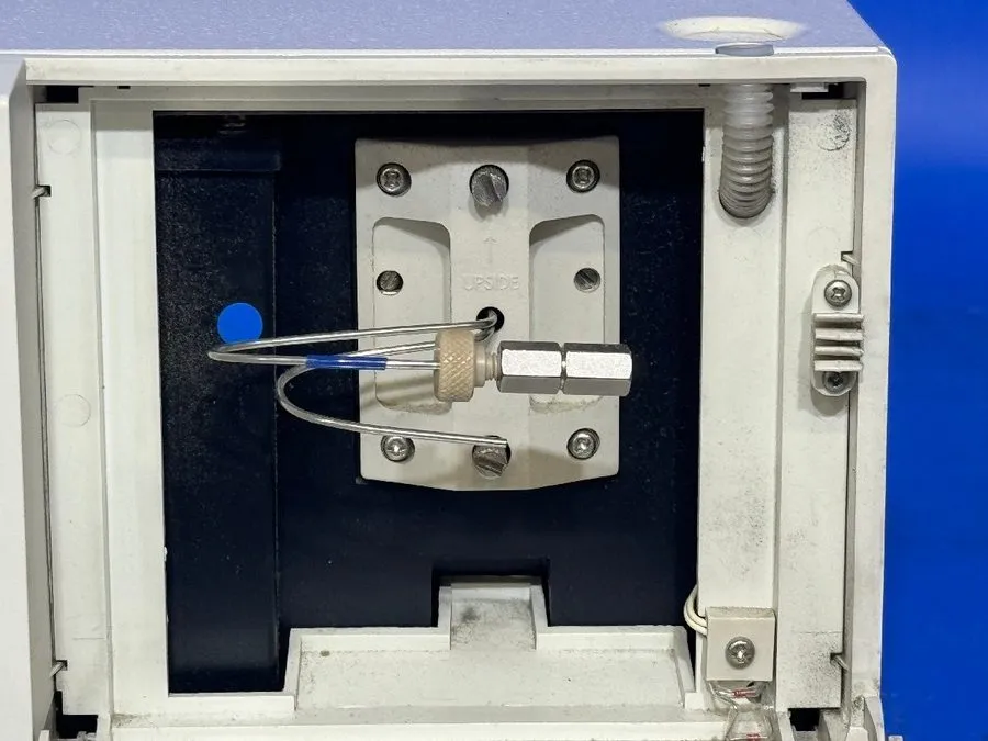 Хроматограф Shimadzu SPD-10AVVP HPLC UV-VIS Detector Good Condition — фото лота 3