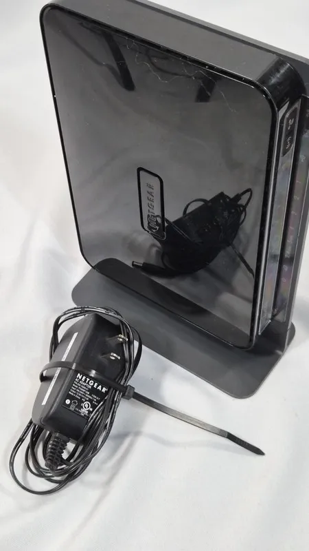 Маршрутизатор Netgear N600 300 Mbps 4-Port Gigabit Wireless N Router (WNDR3700)