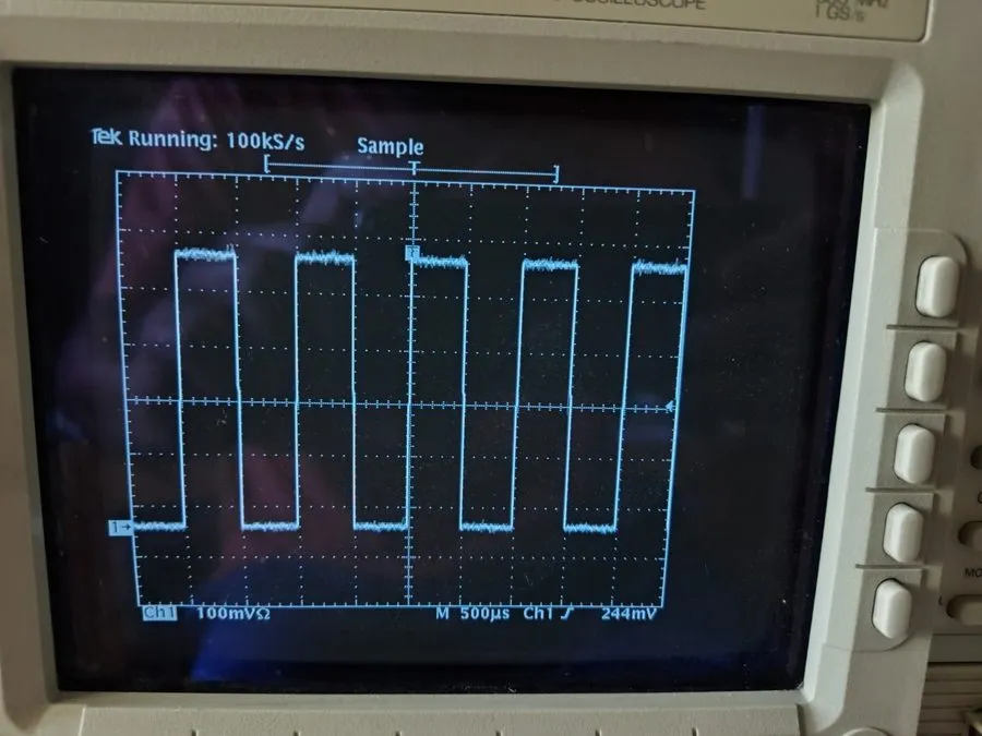 Осциллограф Tektronix TDS540 4 Channel, 500MHz 1GS/s Oscilloscope — фото лота 2