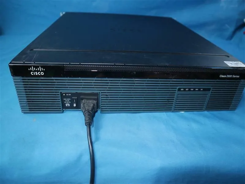 Маршрутизатор Cisco 2921 2900 Series 3-Port Gigabit Wired Router