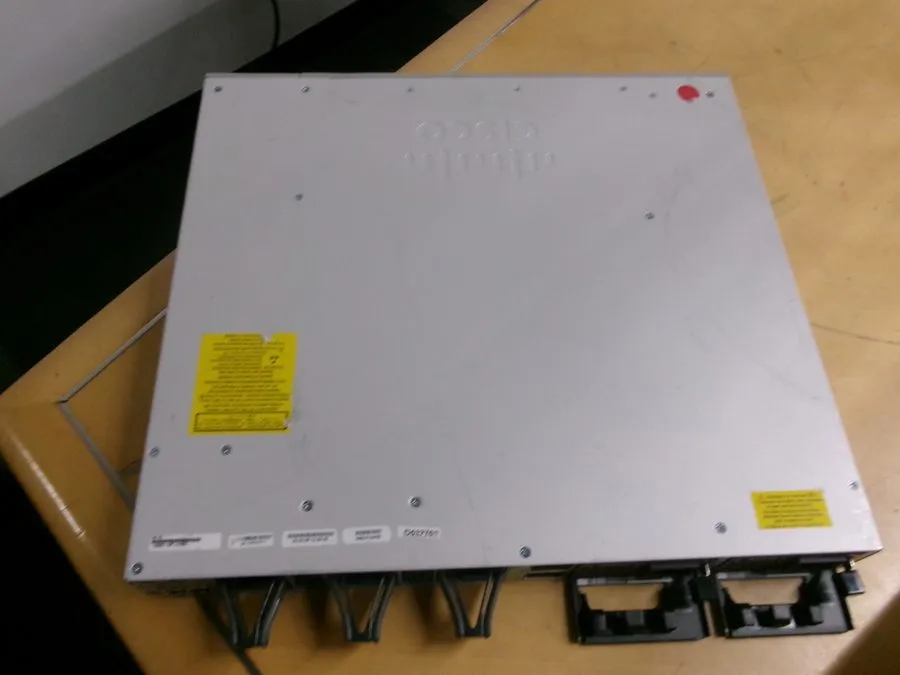 Коммутатор Catalyst C9300-24T-A 24 Port Managed PoE Network Switch