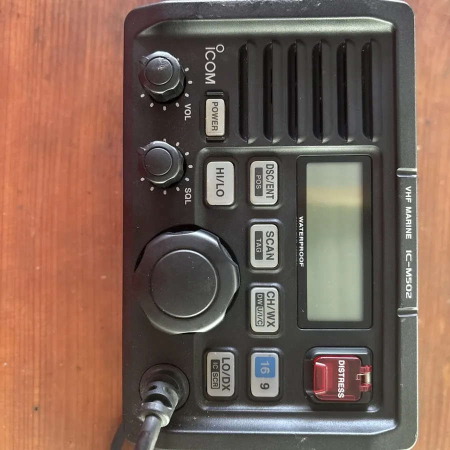 Радиостанция ICOM VHF MARINE BOAT RADIO TRANSCEIVER IC-M502 A W/ HM-144B FIST MI — фото лота 1